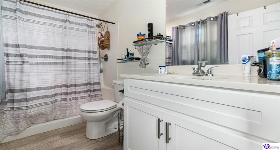 St John Road, Rineyville, Kentucky 40162, ,2 BathroomsBathrooms,For Sale,St John Road,HK24002744 St John Road, Rineyville, Kentucky 40162, ,2 BathroomsBathrooms,For Sale,St John Road,HK24002744