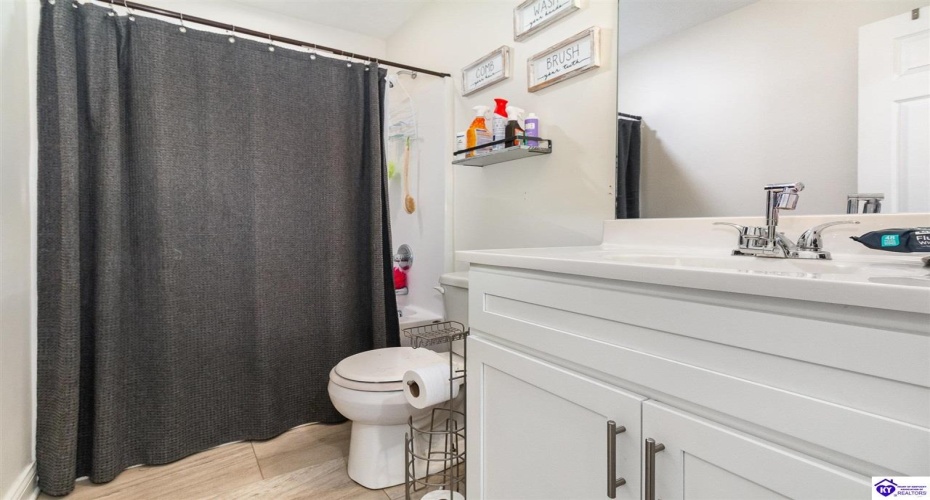 St John Road, Rineyville, Kentucky 40162, ,2 BathroomsBathrooms,For Sale,St John Road,HK24002744 St John Road, Rineyville, Kentucky 40162, ,2 BathroomsBathrooms,For Sale,St John Road,HK24002744