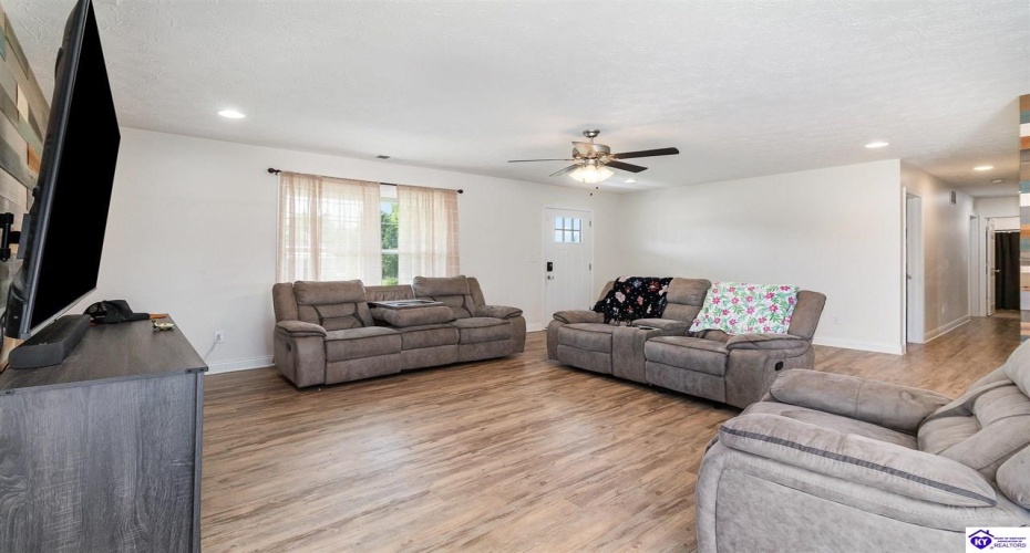 St John Road, Rineyville, Kentucky 40162, ,2 BathroomsBathrooms,For Sale,St John Road,HK24002744 St John Road, Rineyville, Kentucky 40162, ,2 BathroomsBathrooms,For Sale,St John Road,HK24002744