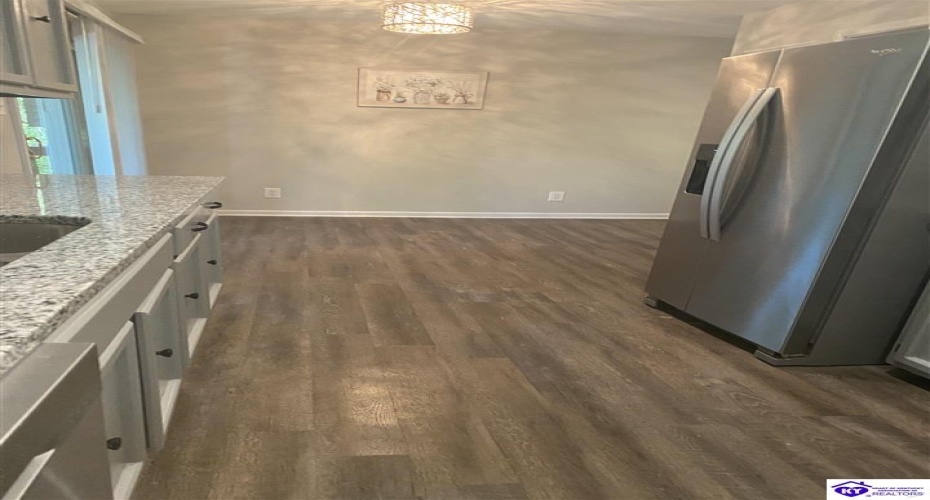 Woods Court, Elizabethtown, Kentucky 42701, ,3 BathroomsBathrooms,For Sale,Woods Court,HK24002747