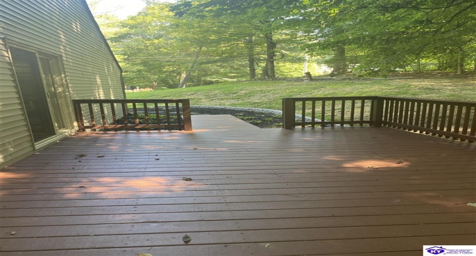 Woods Court, Elizabethtown, Kentucky 42701, ,3 BathroomsBathrooms,For Sale,Woods Court,HK24002747