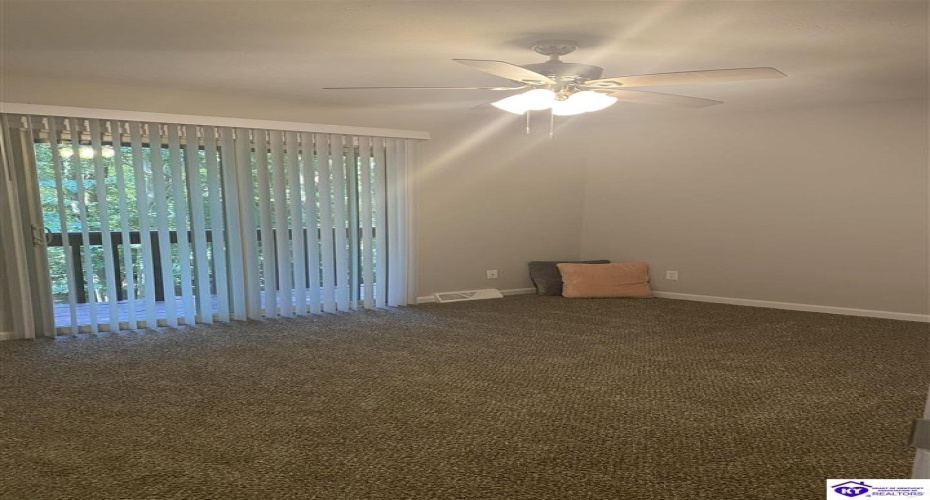 Woods Court, Elizabethtown, Kentucky 42701, ,3 BathroomsBathrooms,For Sale,Woods Court,HK24002747