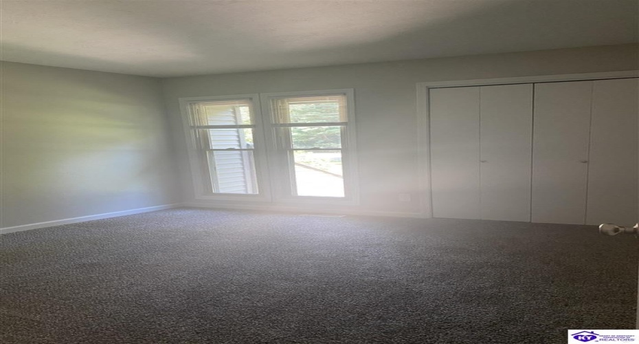 Woods Court, Elizabethtown, Kentucky 42701, ,3 BathroomsBathrooms,For Sale,Woods Court,HK24002747