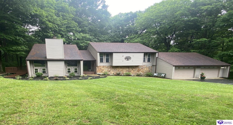 Woods Court, Elizabethtown, Kentucky 42701, ,3 BathroomsBathrooms,For Sale,Woods Court,HK24002747