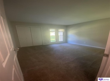 Woods Court, Elizabethtown, Kentucky 42701, ,3 BathroomsBathrooms,For Sale,Woods Court,HK24002747