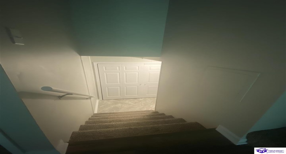 Woods Court, Elizabethtown, Kentucky 42701, ,3 BathroomsBathrooms,For Sale,Woods Court,HK24002747