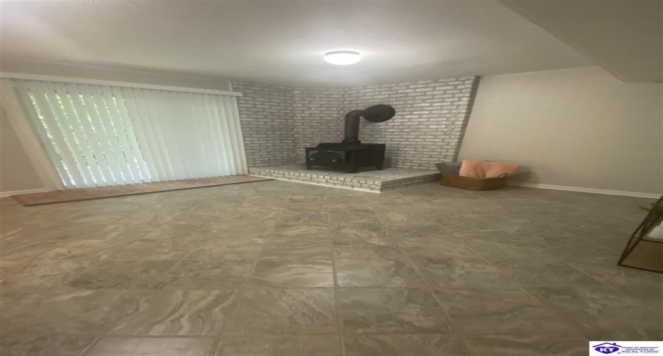 Woods Court, Elizabethtown, Kentucky 42701, ,3 BathroomsBathrooms,For Sale,Woods Court,HK24002747