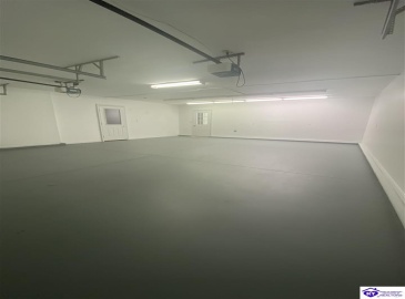 Woods Court, Elizabethtown, Kentucky 42701, ,3 BathroomsBathrooms,For Sale,Woods Court,HK24002747