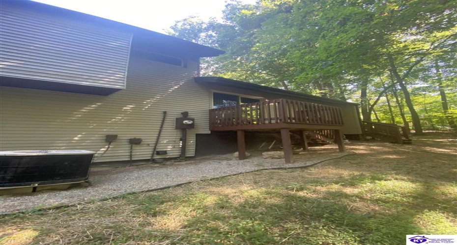 Woods Court, Elizabethtown, Kentucky 42701, ,3 BathroomsBathrooms,For Sale,Woods Court,HK24002747