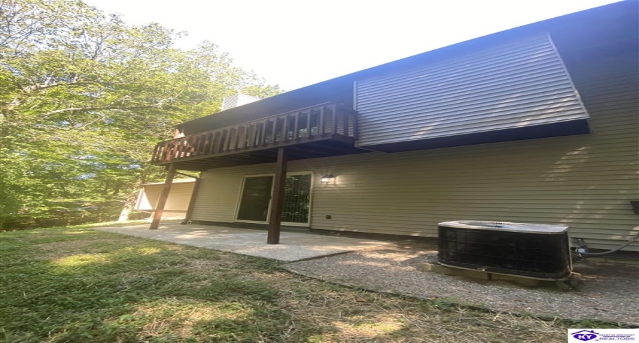 Woods Court, Elizabethtown, Kentucky 42701, ,3 BathroomsBathrooms,For Sale,Woods Court,HK24002747