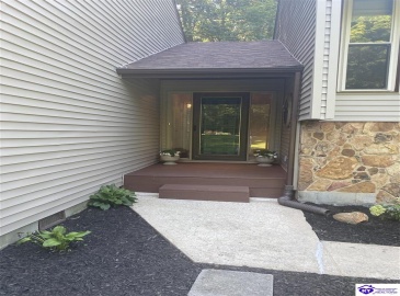 Woods Court, Elizabethtown, Kentucky 42701, ,3 BathroomsBathrooms,For Sale,Woods Court,HK24002747