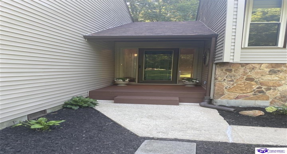 Woods Court, Elizabethtown, Kentucky 42701, ,3 BathroomsBathrooms,For Sale,Woods Court,HK24002747