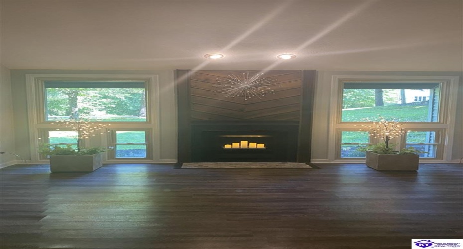 Woods Court, Elizabethtown, Kentucky 42701, ,3 BathroomsBathrooms,For Sale,Woods Court,HK24002747