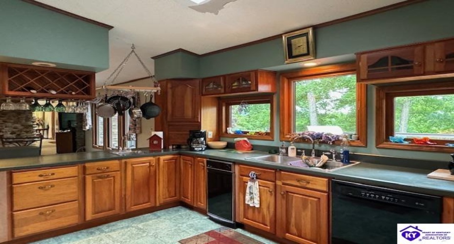 Parkside Drive, Falls Of Rough, Kentucky 40119, ,4 BathroomsBathrooms,For Sale,Parkside Drive,HK24002759