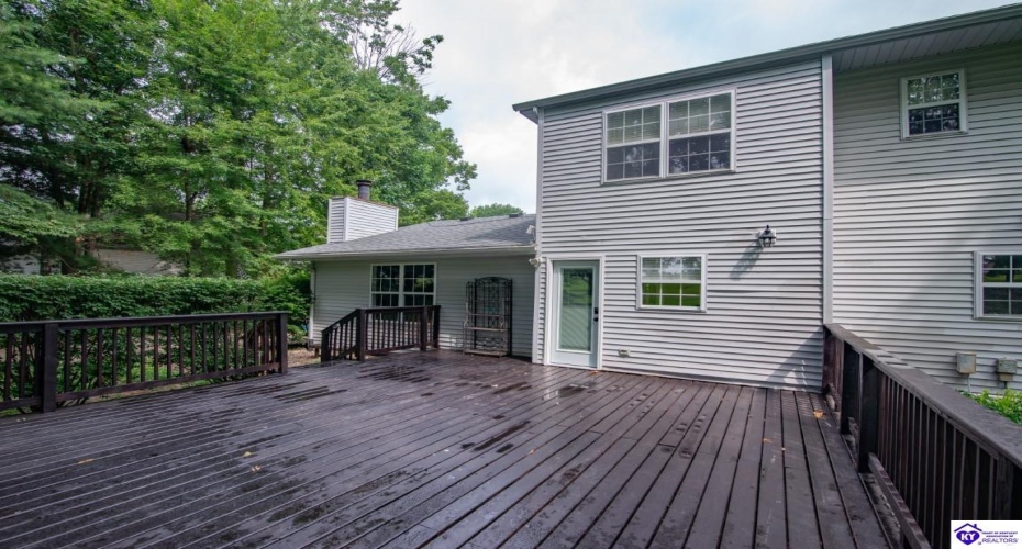 Greenview Circle, Elizabethtown, Kentucky 42701, ,3 BathroomsBathrooms,For Sale,Greenview Circle,HK24002763