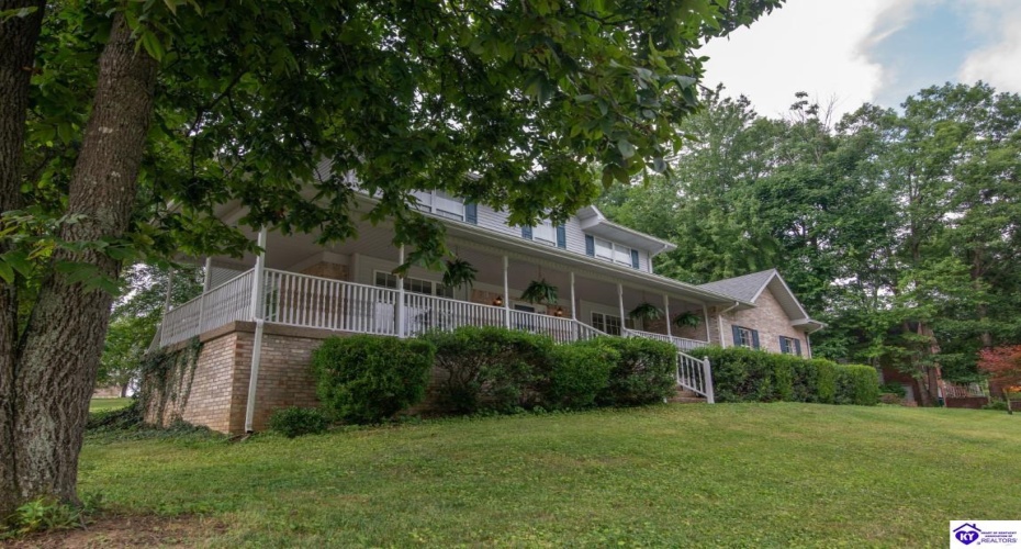 Greenview Circle, Elizabethtown, Kentucky 42701, ,3 BathroomsBathrooms,For Sale,Greenview Circle,HK24002763