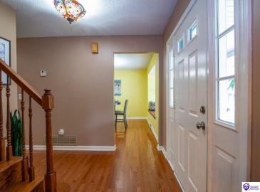 Greenview Circle, Elizabethtown, Kentucky 42701, ,3 BathroomsBathrooms,For Sale,Greenview Circle,HK24002763