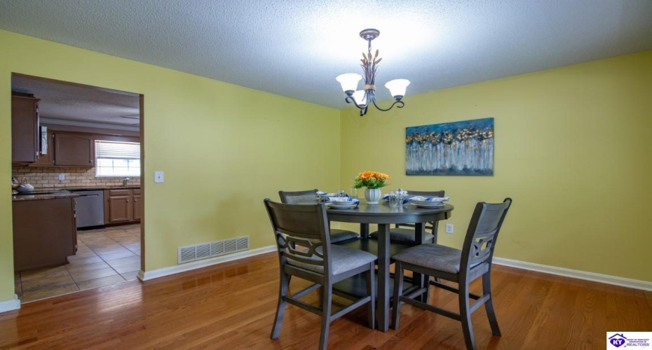 Greenview Circle, Elizabethtown, Kentucky 42701, ,3 BathroomsBathrooms,For Sale,Greenview Circle,HK24002763