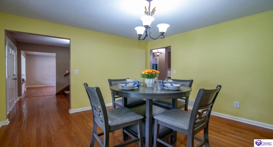 Greenview Circle, Elizabethtown, Kentucky 42701, ,3 BathroomsBathrooms,For Sale,Greenview Circle,HK24002763