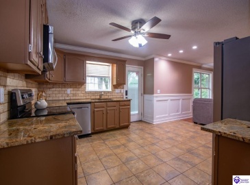 Greenview Circle, Elizabethtown, Kentucky 42701, ,3 BathroomsBathrooms,For Sale,Greenview Circle,HK24002763