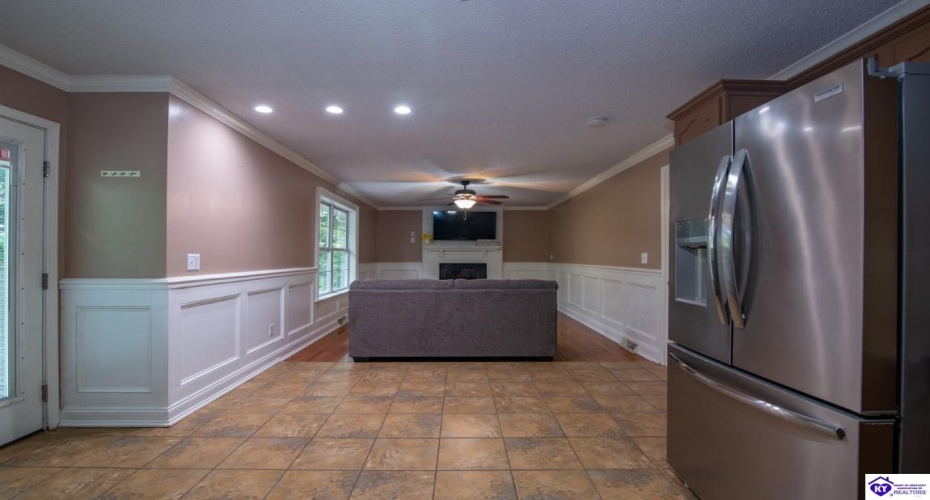 Greenview Circle, Elizabethtown, Kentucky 42701, ,3 BathroomsBathrooms,For Sale,Greenview Circle,HK24002763