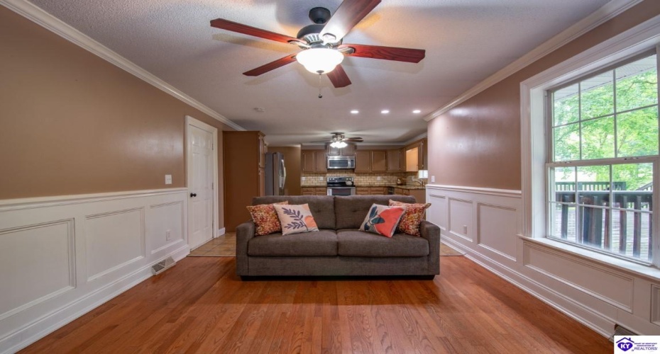 Greenview Circle, Elizabethtown, Kentucky 42701, ,3 BathroomsBathrooms,For Sale,Greenview Circle,HK24002763