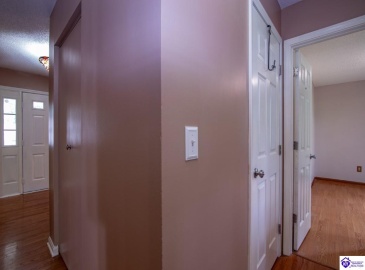 Greenview Circle, Elizabethtown, Kentucky 42701, ,3 BathroomsBathrooms,For Sale,Greenview Circle,HK24002763