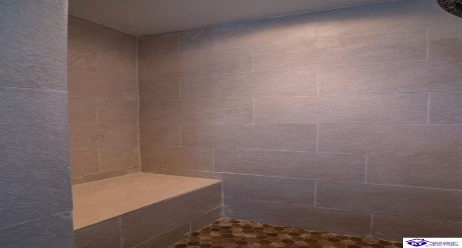 Greenview Circle, Elizabethtown, Kentucky 42701, ,3 BathroomsBathrooms,For Sale,Greenview Circle,HK24002763