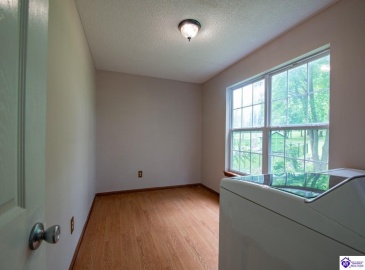 Greenview Circle, Elizabethtown, Kentucky 42701, ,3 BathroomsBathrooms,For Sale,Greenview Circle,HK24002763