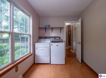 Greenview Circle, Elizabethtown, Kentucky 42701, ,3 BathroomsBathrooms,For Sale,Greenview Circle,HK24002763