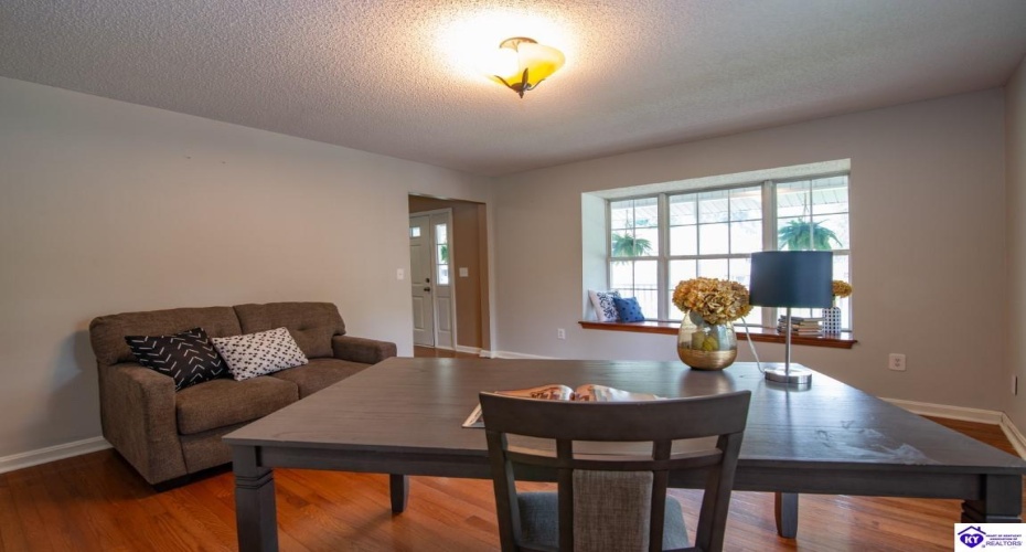 Greenview Circle, Elizabethtown, Kentucky 42701, ,3 BathroomsBathrooms,For Sale,Greenview Circle,HK24002763