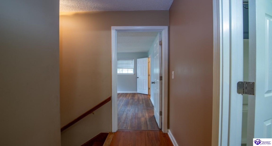 Greenview Circle, Elizabethtown, Kentucky 42701, ,3 BathroomsBathrooms,For Sale,Greenview Circle,HK24002763