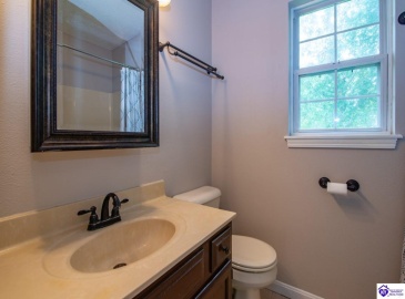 Greenview Circle, Elizabethtown, Kentucky 42701, ,3 BathroomsBathrooms,For Sale,Greenview Circle,HK24002763