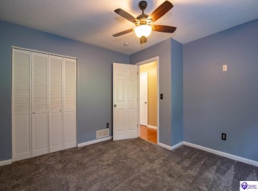 Greenview Circle, Elizabethtown, Kentucky 42701, ,3 BathroomsBathrooms,For Sale,Greenview Circle,HK24002763