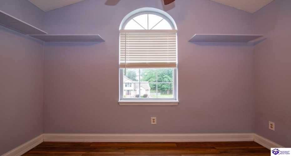 Greenview Circle, Elizabethtown, Kentucky 42701, ,3 BathroomsBathrooms,For Sale,Greenview Circle,HK24002763