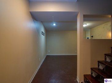 Greenview Circle, Elizabethtown, Kentucky 42701, ,3 BathroomsBathrooms,For Sale,Greenview Circle,HK24002763