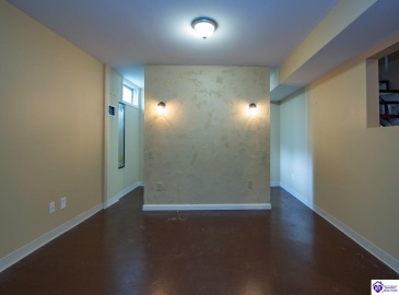 Greenview Circle, Elizabethtown, Kentucky 42701, ,3 BathroomsBathrooms,For Sale,Greenview Circle,HK24002763