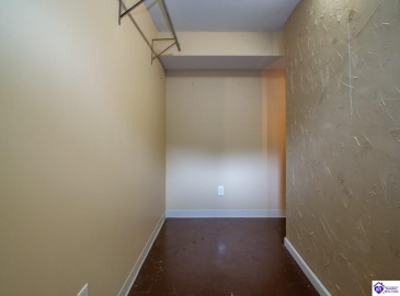 Greenview Circle, Elizabethtown, Kentucky 42701, ,3 BathroomsBathrooms,For Sale,Greenview Circle,HK24002763