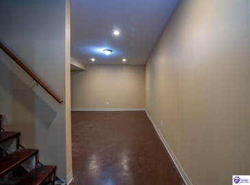 Greenview Circle, Elizabethtown, Kentucky 42701, ,3 BathroomsBathrooms,For Sale,Greenview Circle,HK24002763