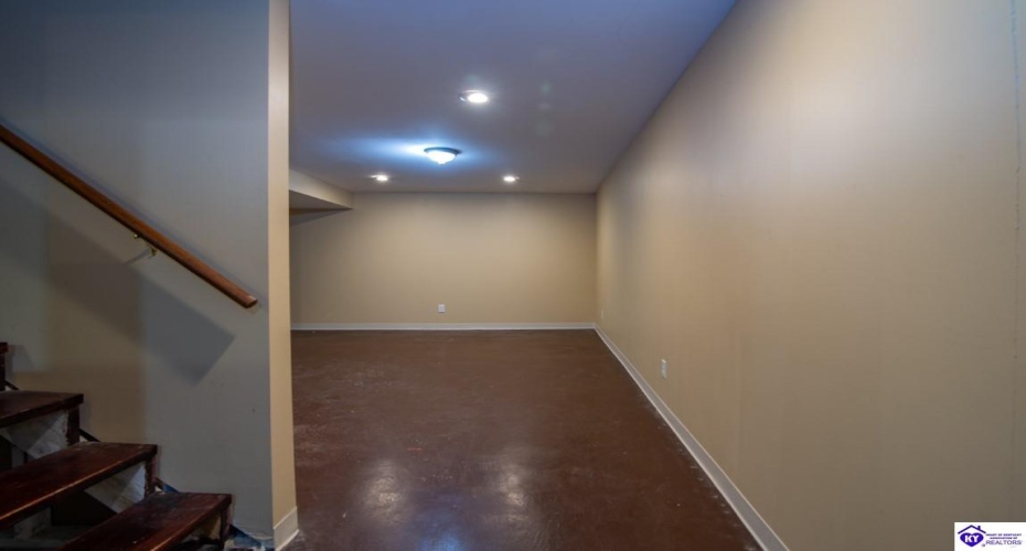 Greenview Circle, Elizabethtown, Kentucky 42701, ,3 BathroomsBathrooms,For Sale,Greenview Circle,HK24002763