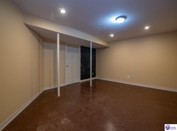 Greenview Circle, Elizabethtown, Kentucky 42701, ,3 BathroomsBathrooms,For Sale,Greenview Circle,HK24002763