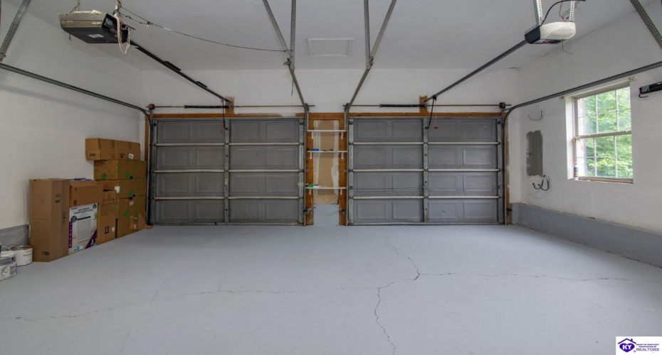 Greenview Circle, Elizabethtown, Kentucky 42701, ,3 BathroomsBathrooms,For Sale,Greenview Circle,HK24002763