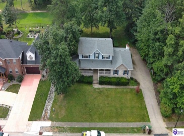 Greenview Circle, Elizabethtown, Kentucky 42701, ,3 BathroomsBathrooms,For Sale,Greenview Circle,HK24002763