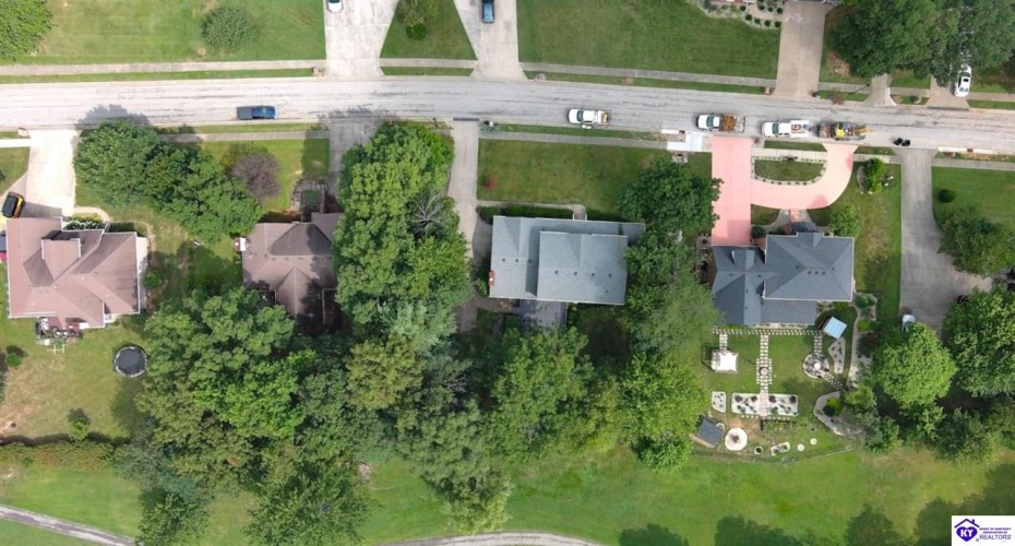 Greenview Circle, Elizabethtown, Kentucky 42701, ,3 BathroomsBathrooms,For Sale,Greenview Circle,HK24002763