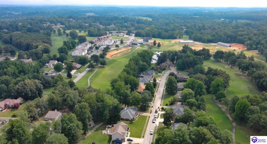 Greenview Circle, Elizabethtown, Kentucky 42701, ,3 BathroomsBathrooms,For Sale,Greenview Circle,HK24002763