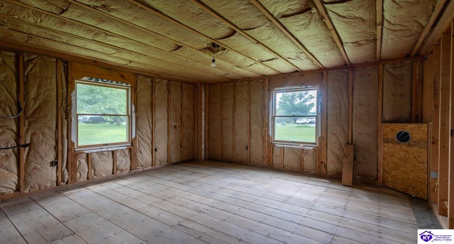 Charlie Moran Highway, Horse Cave, Kentucky 42749, ,2 BathroomsBathrooms,For Sale,Charlie Moran Highway,HK24002774