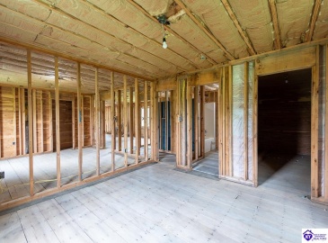 Charlie Moran Highway, Horse Cave, Kentucky 42749, ,2 BathroomsBathrooms,For Sale,Charlie Moran Highway,HK24002774