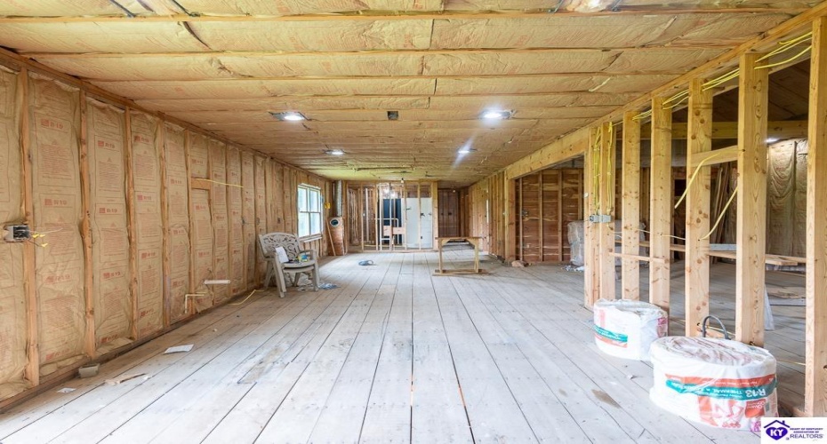 Charlie Moran Highway, Horse Cave, Kentucky 42749, ,2 BathroomsBathrooms,For Sale,Charlie Moran Highway,HK24002774