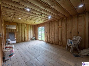 Charlie Moran Highway, Horse Cave, Kentucky 42749, ,2 BathroomsBathrooms,For Sale,Charlie Moran Highway,HK24002774