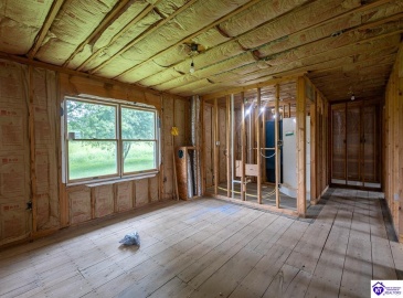 Charlie Moran Highway, Horse Cave, Kentucky 42749, ,2 BathroomsBathrooms,For Sale,Charlie Moran Highway,HK24002774